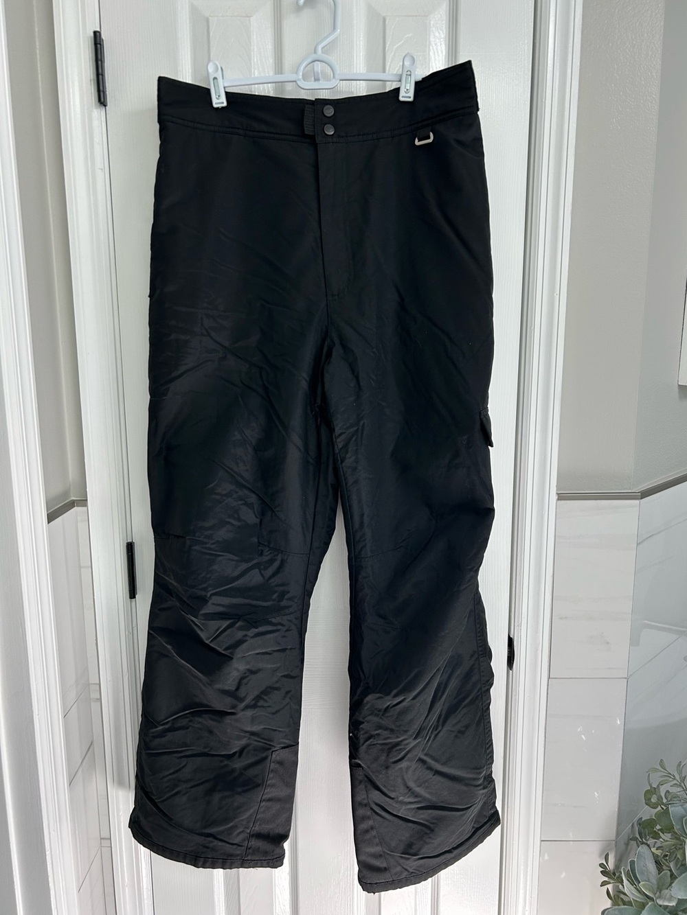 Men's Black Insulated Winter Ski Pants - Lightweight Water-Resistant